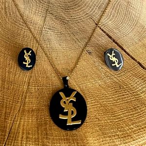 Chain wiht stainless steel earrings